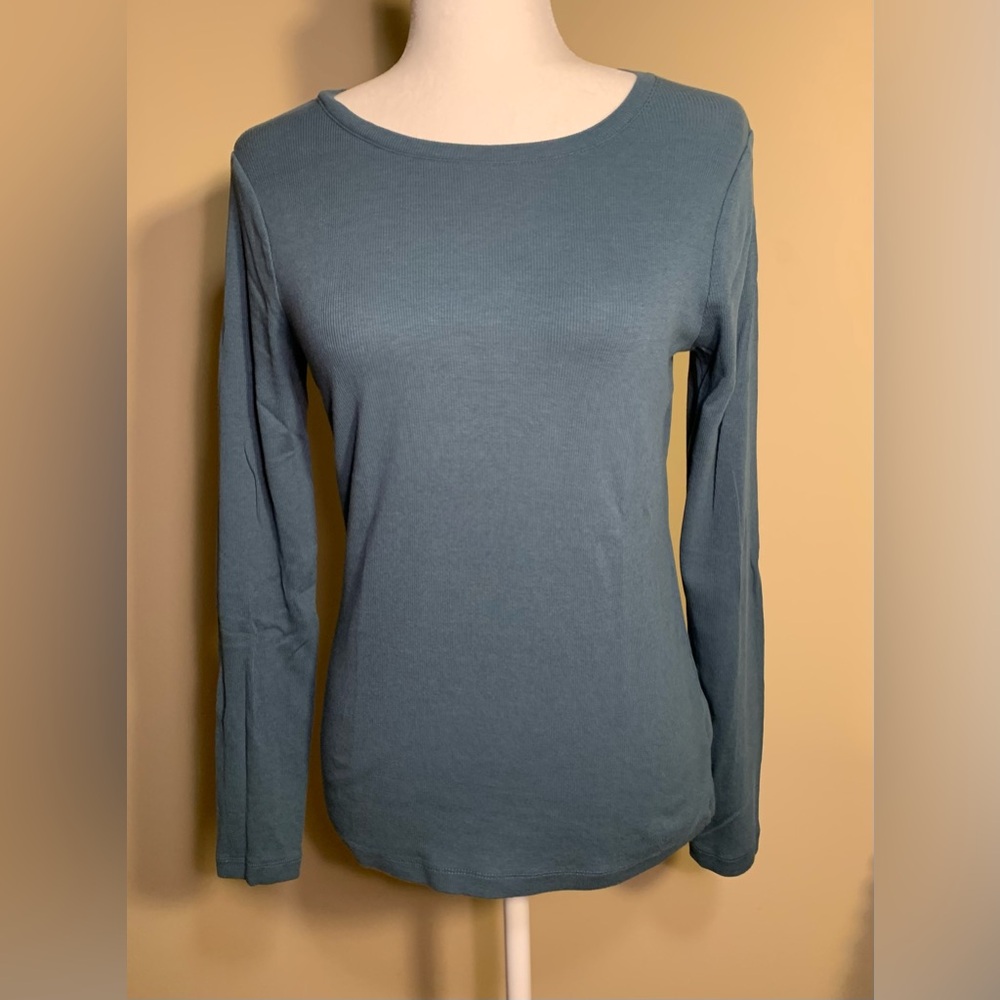 EUC Top: Pullover, Ribbed, Long Sleeves, Stretchy, Boat Neck